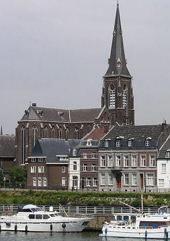 http://www.kerkgebouwen-in-limburg.nl/files/17350/ruimte.jpg